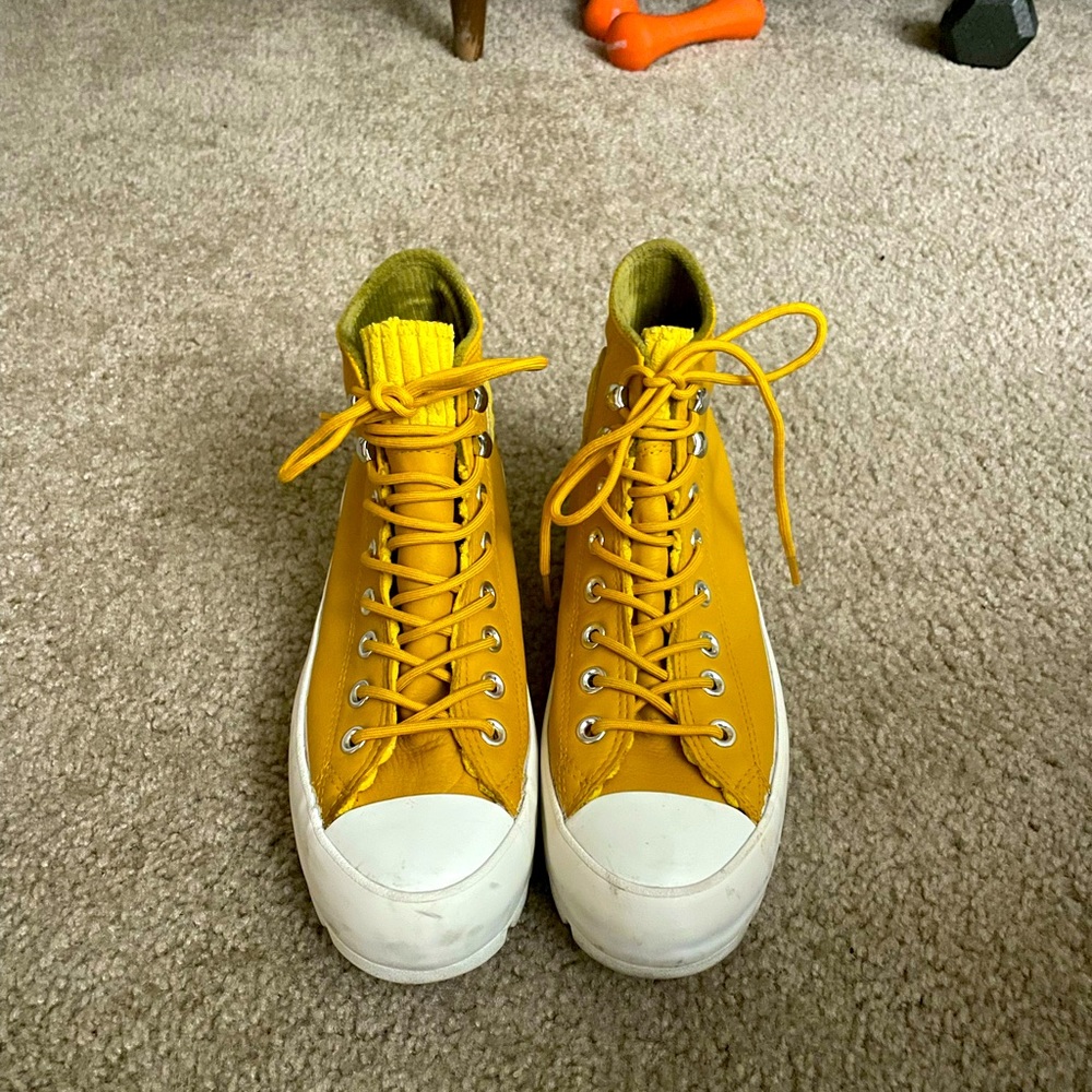 Yellow converse GORTEX leather